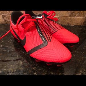 New in box Nike men’s venom soccer cleats size 5